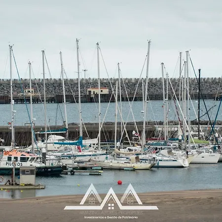 White House I Praia da Vitória