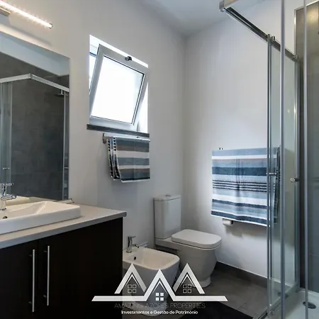 White House I * Praia da Vitória