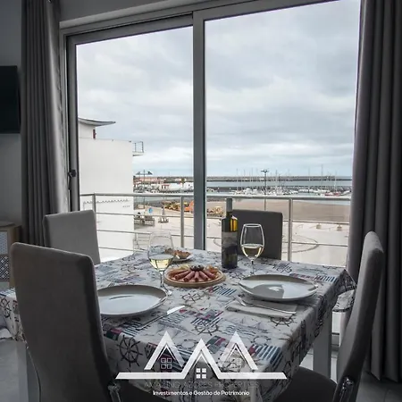 White House I * Praia da Vitória