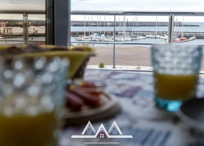 White House I Прайя-да-Витория